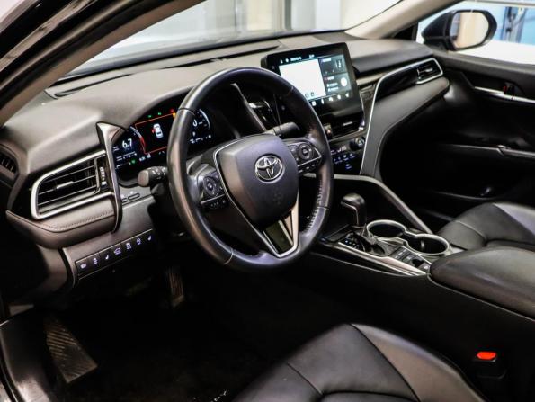 Toyota Camry VIII (XV70) Рестайлинг с пробегом 2023 года, цена 3 049 000 рублей, 56935 км, седан, Автокод Объявления