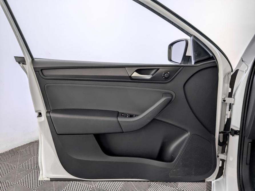 Volkswagen Polo VI Москва  - изображение 19