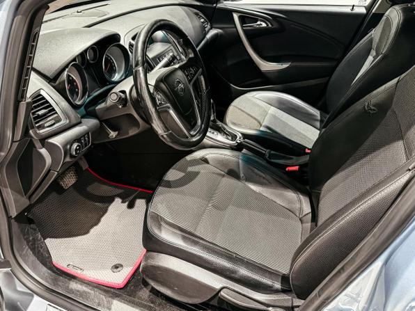 Opel Astra J с пробегом 2011 года, цена 625 000 рублей, 220636 км, хэтчбек, Автокод Объявления