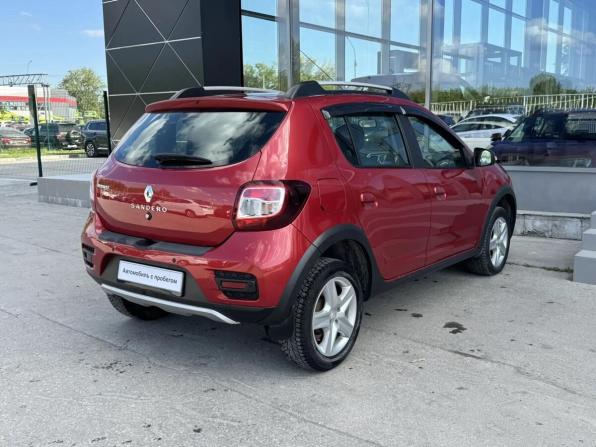 Renault Sandero II с пробегом 2015 года, цена 799 000 рублей, 65189 км, хэтчбек, Автокод Объявления