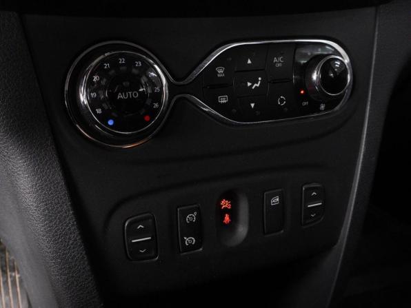 Renault Sandero II с пробегом 2016 года, цена 699 000 рублей, 157654 км, хэтчбек, Автокод Объявления