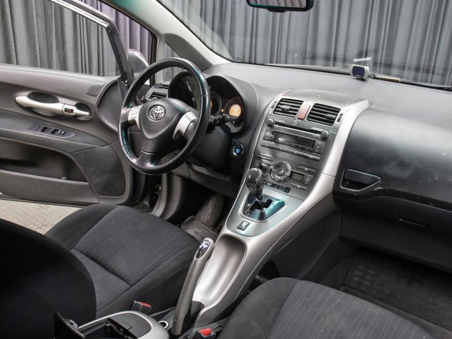 Toyota Auris I Москва  - изображение 9