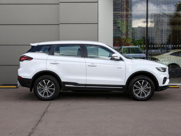 Geely Atlas Pro с пробегом 2024 года, цена 2 249 000 рублей, 38000 км, внедорожник, Автокод Объявления