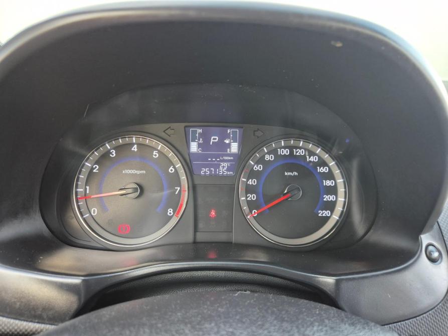 Hyundai Solaris I Рестайлинг Екатеринбург  - изображение 9