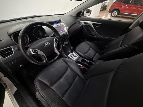 Hyundai Avante V с пробегом 2012 года, цена 835 000 рублей, 206031 км, седан, Автокод Объявления