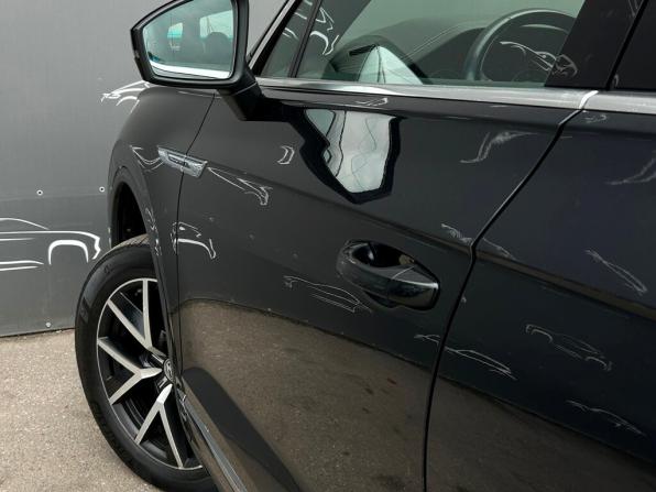 Volkswagen Touareg III с пробегом 2019 года, цена 3 109 700 рублей, 341364 км, внедорожник, Автокод Объявления