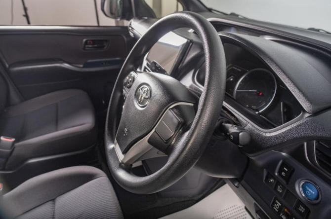 Toyota Noah III (R80) с пробегом 2015 года, цена 1 859 000 рублей, 178300 км, минивэн, Автокод Объявления