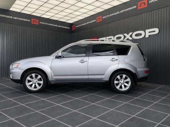 Mitsubishi Outlander II Рестайлинг с пробегом 2010 года, цена 997 000 рублей, 232428 км, внедорожник, Автокод Объявления