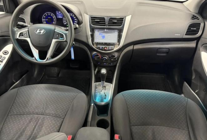 Hyundai Solaris I с пробегом 2012 года, цена 650 000 рублей, 198599 км, хэтчбек, Автокод Объявления