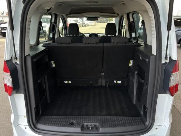 Ford Tourneo Courier I с пробегом 2017 года, цена 999 900 рублей, 267595 км, компактвэн, Автокод Объявления