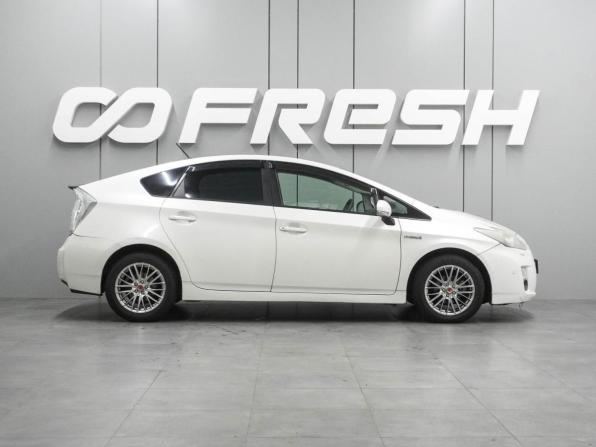 Toyota Prius III (XW30) с пробегом 2010 года, цена 919 000 рублей, 240313 км, лифтбек, Автокод Объявления