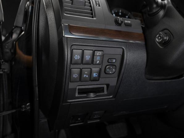Toyota Land Cruiser 200 Series Рестайлинг 2 с пробегом 2018 года, цена 6 790 000 рублей, 240208 км, внедорожник, Автокод Объявления