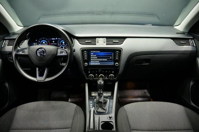 Skoda Octavia III (A7) Рестайлинг с пробегом 2019 года, цена 2 290 000 рублей, 138000 км, лифтбек, Автокод Объявления