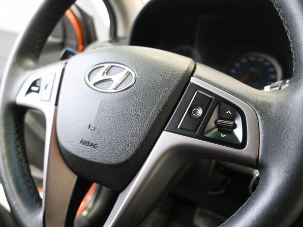 Hyundai Solaris I Рестайлинг с пробегом 2014 года, цена 999 900 рублей, 204200 км, седан, Автокод Объявления