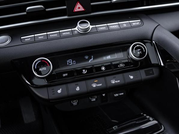 Hyundai Elantra VII (CN7) Рестайлинг с пробегом 2024 года, цена 2 280 000 рублей, 39237 км, седан, Автокод Объявления