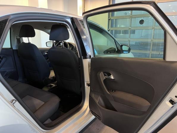 Volkswagen Polo V с пробегом 2014 года, цена 1 045 000 рублей, 94877 км, седан, Автокод Объявления