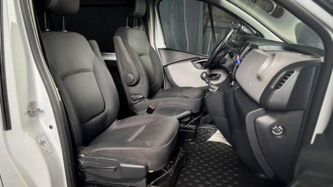 Renault Trafic III с пробегом 2017 года, цена 2 000 000 рублей, 205010 км, минивэн, Автокод Объявления