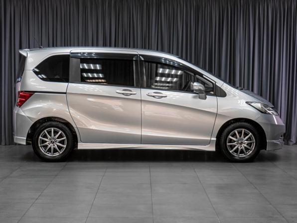 Honda Freed I Рестайлинг с пробегом 2010 года, цена 1 179 000 рублей, 100190 км, компактвэн, Автокод Объявления