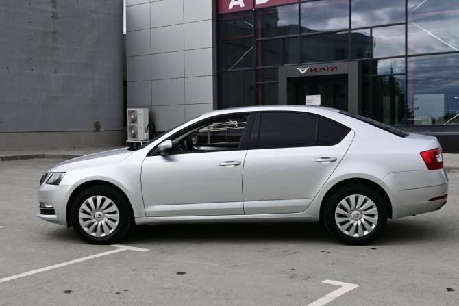 Skoda Octavia III (A7) Рестайлинг с пробегом 2018 года, цена 1 735 000 рублей, 88000 км, лифтбек, Автокод Объявления