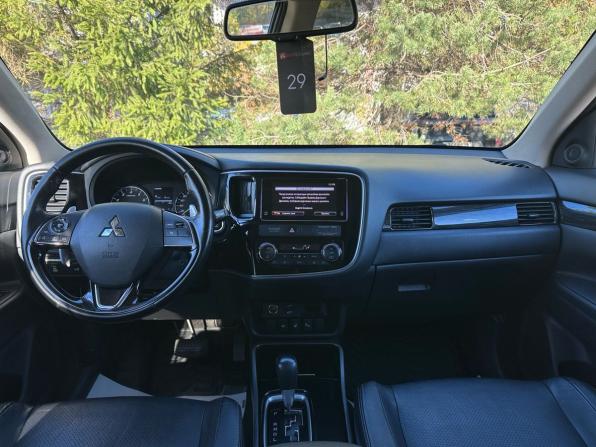 Mitsubishi Outlander III Рестайлинг 2 с пробегом 2018 года, цена 1 849 000 рублей, 174533 км, внедорожник, Автокод Объявления