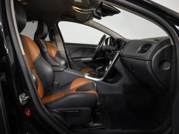 Volvo V60 Cross Country I с пробегом 2015 года, цена 1 949 000 рублей, 197115 км, универсал, Автокод Объявления