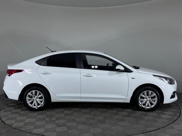 Hyundai Solaris II с пробегом 2017 года, цена 1 397 000 рублей, 87822 км, седан, Автокод Объявления