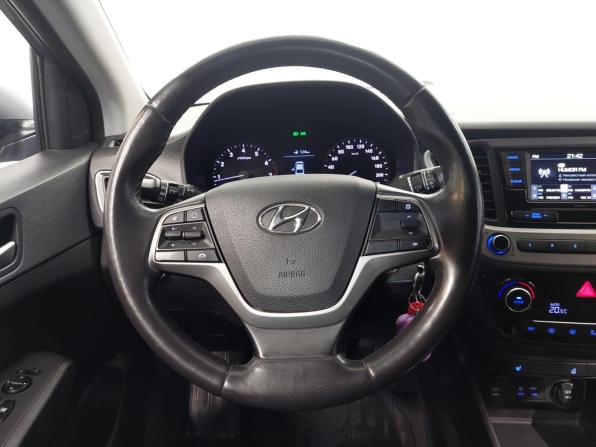 Hyundai Solaris II с пробегом 2018 года, цена 1 070 000 рублей, 124400 км, седан, Автокод Объявления