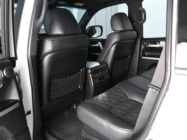 Toyota Land Cruiser 200 Series Рестайлинг 2 с пробегом 2017 года, цена 5 499 000 рублей, 280424 км, внедорожник, Автокод Объявления
