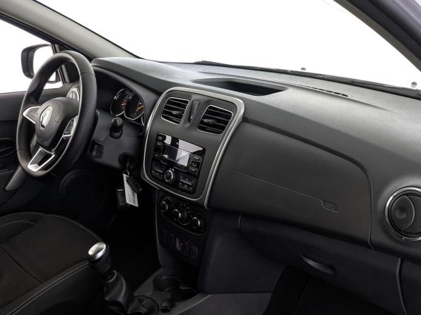 Renault Logan II Рестайлинг с пробегом 2022 года, цена 900 000 рублей, 151485 км, седан, Автокод Объявления