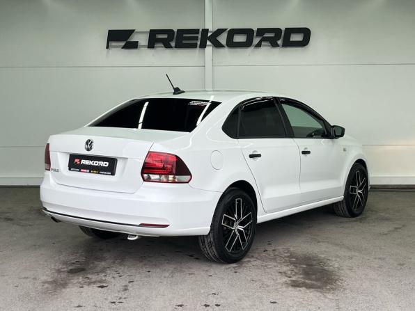 Volkswagen Polo V Рестайлинг с пробегом 2018 года, цена 1 139 000 рублей, 53791 км, седан, Автокод Объявления