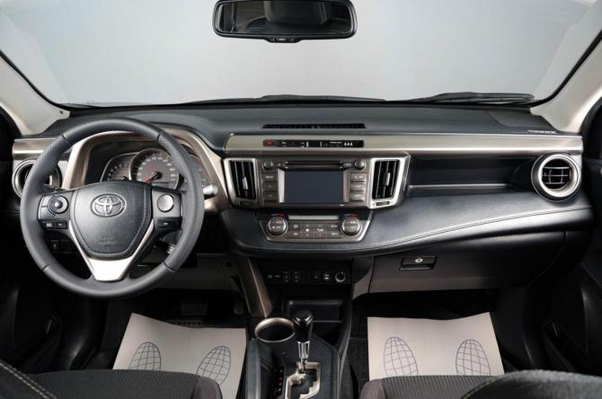 Toyota RAV4 IV (XA40) с пробегом 2015 года, цена 2 239 000 рублей, 131000 км, внедорожник, Автокод Объявления