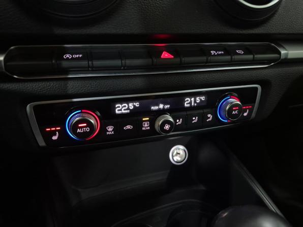 Audi A3 III (8V) Рестайлинг с пробегом 2018 года, цена 2 100 000 рублей, 89323 км, седан, Автокод Объявления