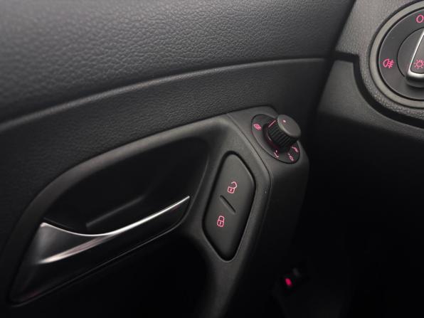 Volkswagen Polo V Рестайлинг с пробегом 2018 года, цена 1 249 000 рублей, 99796 км, седан, Автокод Объявления