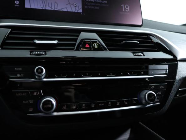 BMW 5 серии VII (G30/G31/G38) Рестайлинг с пробегом 2020 года, цена 4 595 000 рублей, 171000 км, седан, Автокод Объявления