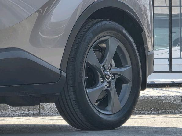 Toyota C-HR I с пробегом 2019 года, цена 2 420 000 рублей, 48402 км, внедорожник, Автокод Объявления
