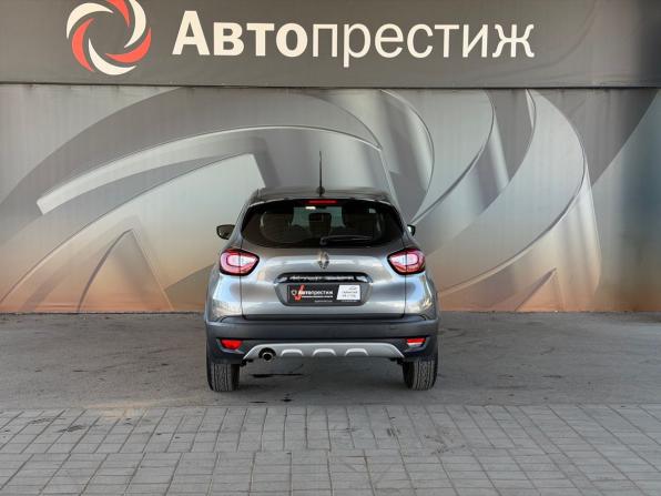 Renault Kaptur I Рестайлинг с пробегом 2022 года, цена 1 660 000 рублей, 32786 км, внедорожник, Автокод Объявления