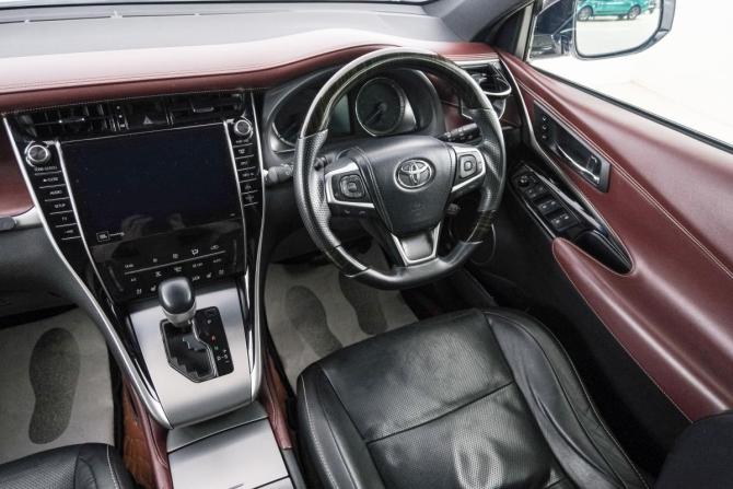 Toyota Harrier III (XU60) Рестайлинг с пробегом 2018 года, цена 3 899 000 рублей, 67000 км, внедорожник, Автокод Объявления