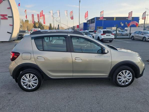 Renault Sandero II Рестайлинг с пробегом 2019 года, цена 1 099 995 рублей, 83795 км, хэтчбек, Автокод Объявления