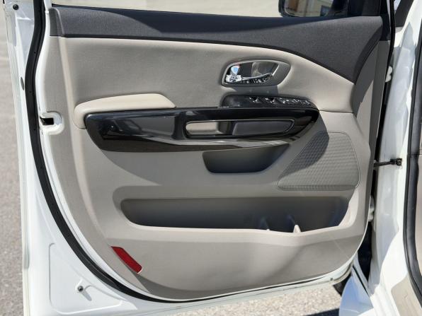 Kia Carnival III с пробегом 2015 года, цена 2 100 000 рублей, 243977 км, минивэн, Автокод Объявления