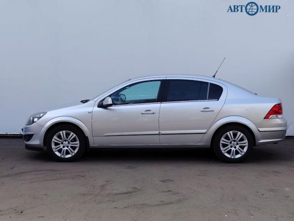 Opel Astra H Рестайлинг с пробегом 2012 года, цена 610 000 рублей, 206900 км, седан, Автокод Объявления