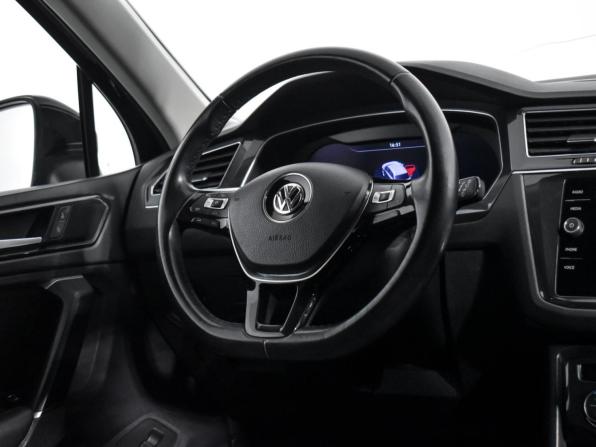 Volkswagen Tiguan II с пробегом 2018 года, цена 2 810 000 рублей, 130587 км, внедорожник, Автокод Объявления