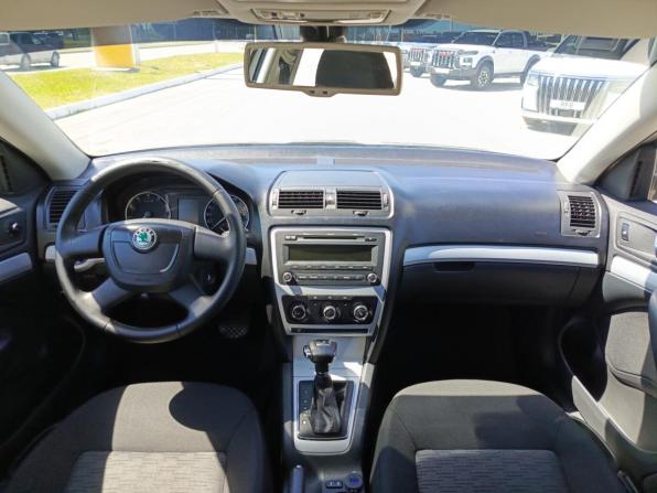 Skoda Octavia II (A5) Рестайлинг с пробегом 2011 года, цена 690 000 рублей, 288523 км, лифтбек, Автокод Объявления