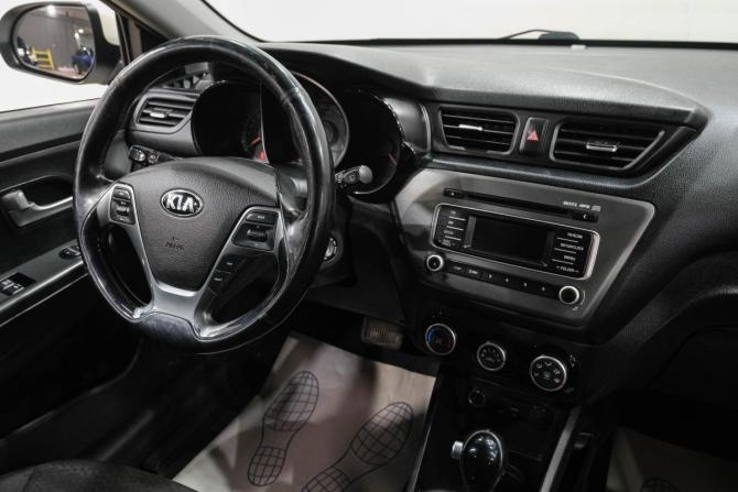 Kia Rio III Рестайлинг с пробегом 2017 года, цена 1 379 000 рублей, 105000 км, хэтчбек, Автокод Объявления