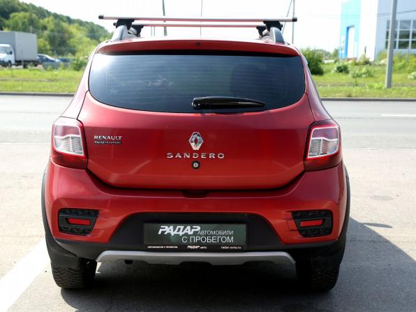 Renault Sandero II с пробегом 2017 года, цена 776 000 рублей, 182000 км, хэтчбек, Автокод Объявления