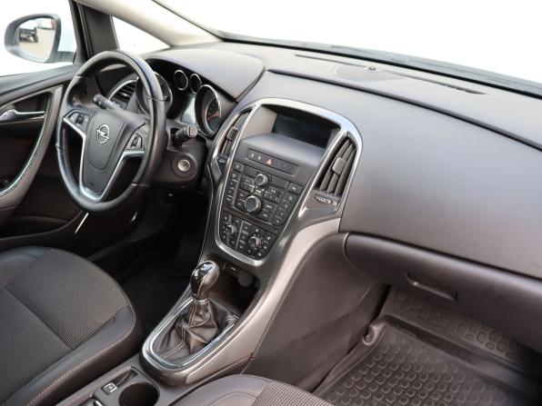 Opel Astra J с пробегом 2011 года, цена 619 000 рублей, 195000 км, хэтчбек, Автокод Объявления