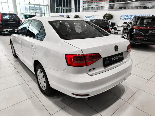 Volkswagen Jetta VI с пробегом 2015 года, цена 850 000 рублей, 239272 км, седан, Автокод Объявления