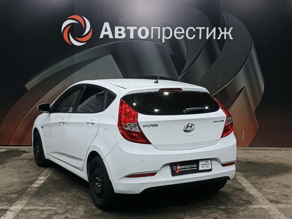 Hyundai Solaris I Рестайлинг с пробегом 2015 года, цена 1 095 000 рублей, 125883 км, хэтчбек, Автокод Объявления