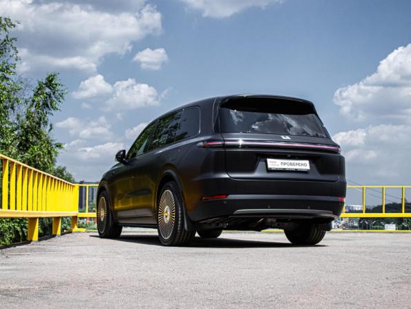Li Auto (Lixiang) L9 I с пробегом 2023 года, цена 6 999 999 рублей, 11000 км, внедорожник, Автокод Объявления