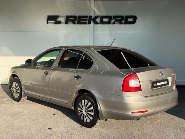 Skoda Octavia II (A5) Рестайлинг с пробегом 2012 года, цена 679 000 рублей, 262441 км, лифтбек, Автокод Объявления