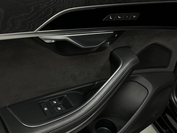 Audi A8 IV (D5) с пробегом 2018 года, цена 3 850 000 рублей, 240952 км, седан, Автокод Объявления